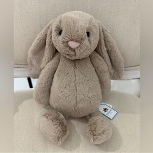 NWT Jellycat Original Bashful Beige Bunny Medium Authentic